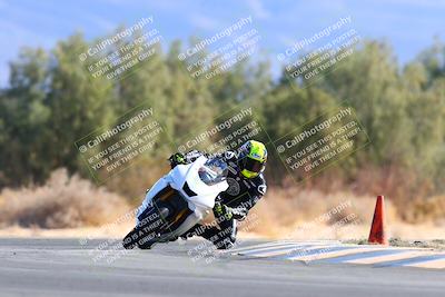 media/Jan-08-2022-SoCal Trackdays (Sat) [[1ec2777125]]/Turn 7 (1035am)/